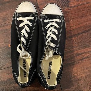 Low rise, black converse
Size 10.5 women's #Emo#Y2K #Skater #2000's #Converse